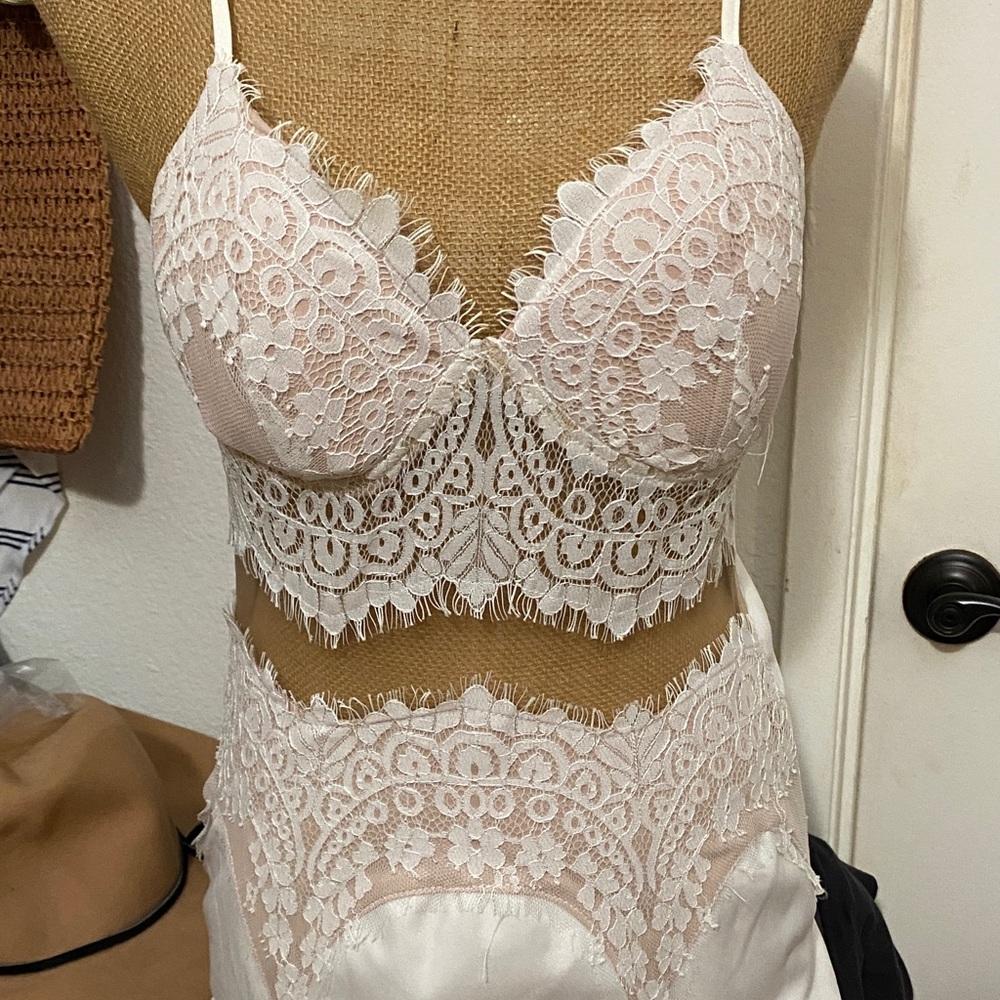 Elegant Lace Maxi Dress in Cream